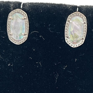 Kendra Scott Ellie Silver and Mother of Pearl Small Stud 1779
